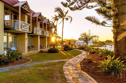 Comfort Resort Waters Edge
