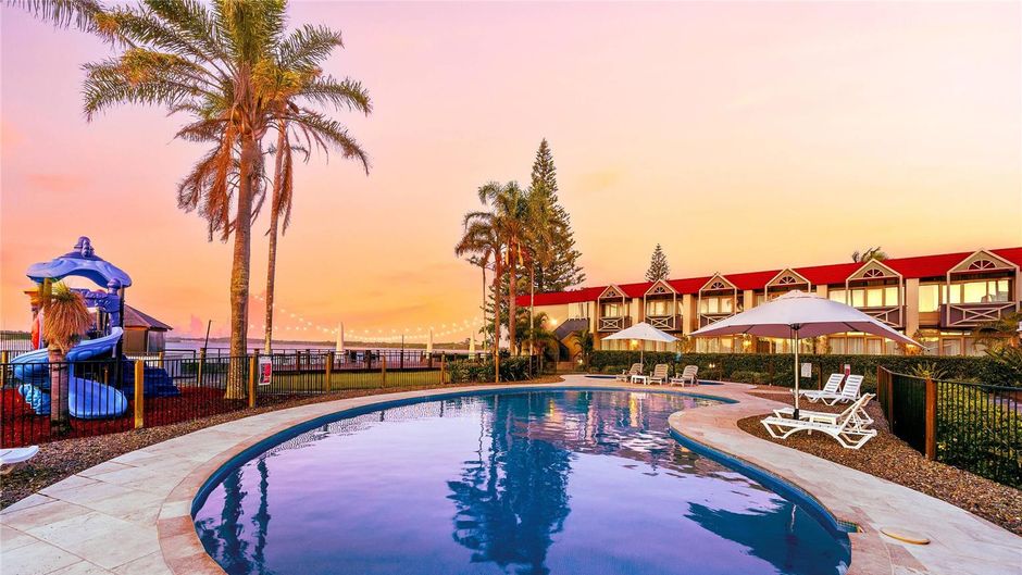 Comfort Resort Waters Edge Pool