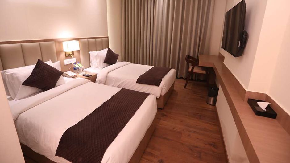 SureStay By Best Western Lucknow Room