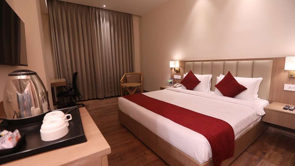 SureStay By Best Western Lucknow Room