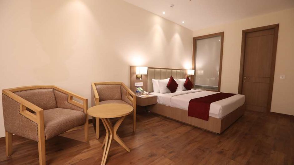 SureStay By Best Western Lucknow Suite