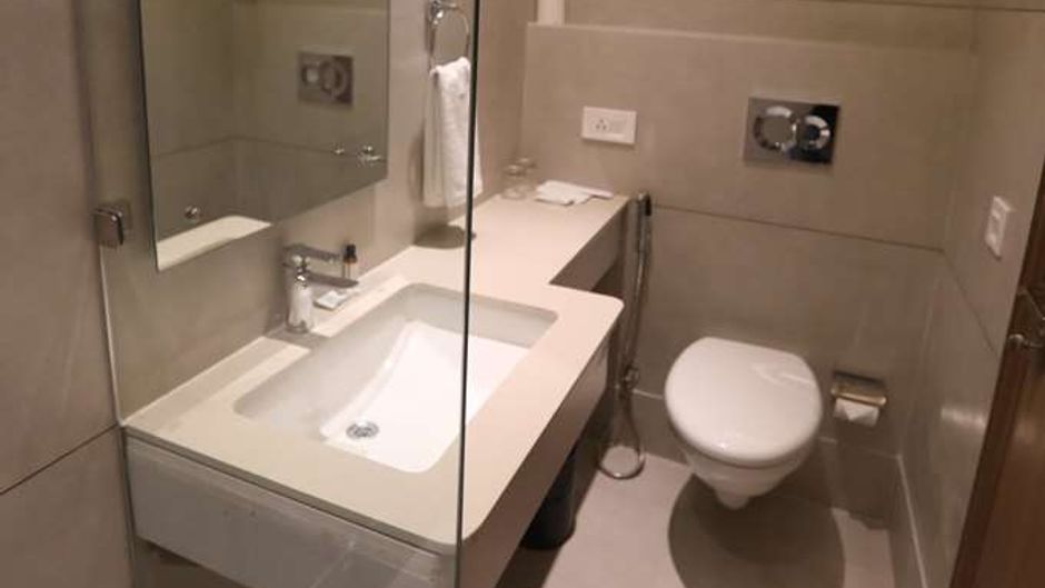SureStay By Best Western Lucknow Room