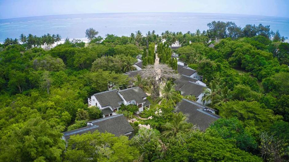 Pinewood Beach Resort & Spa Exterior