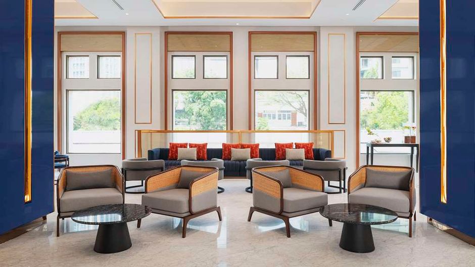 Radisson Hotel Chateau de Bangkok Lobby