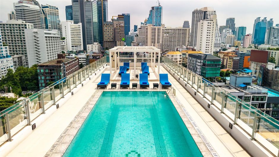 Radisson Hotel Chateau de Bangkok Pool