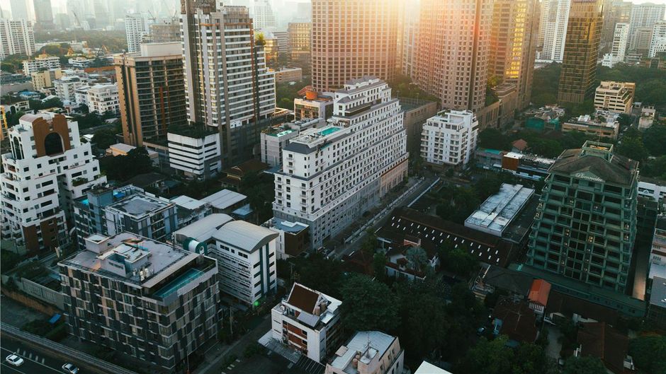 Radisson Hotel Chateau de Bangkok Exterior
