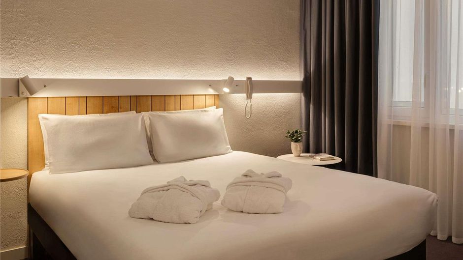 ibis Kyiv Beresteiska Room
