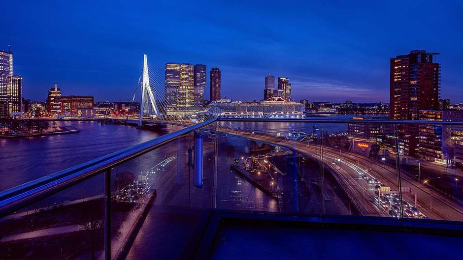 DoubleTree by Hilton Rotterdam Centre Exterior
