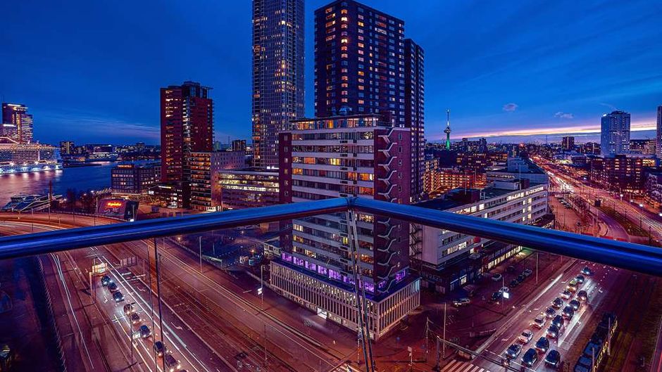 DoubleTree by Hilton Rotterdam Centre Exterior