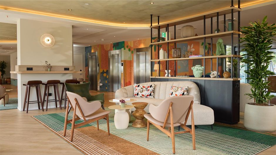 DoubleTree by Hilton Rotterdam Centre Lobby