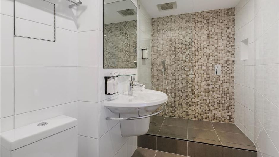 Hotel Grand Chancellor Room