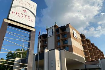 Hotel RL St Louis Airport