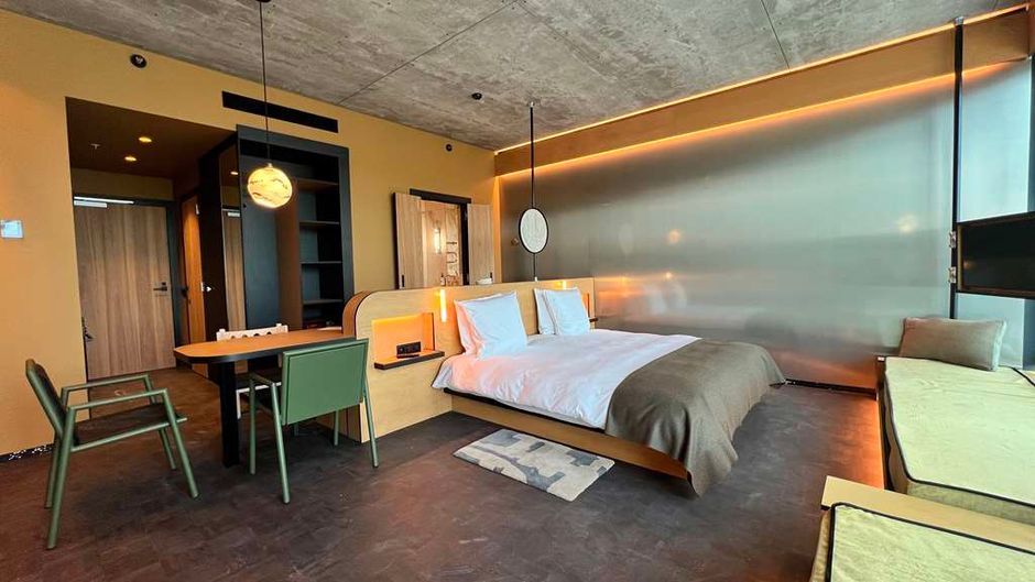 Mix Hotel Room