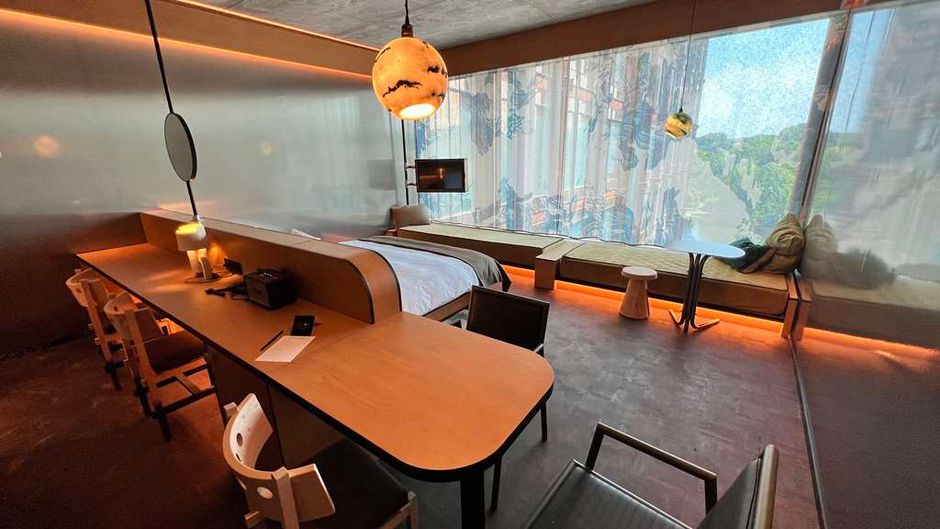 Mix Hotel Room