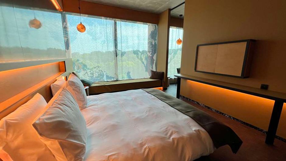 Mix Hotel Room