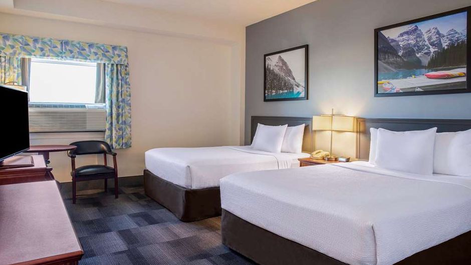 Days Inn & Conference Centre by Wyndham Room