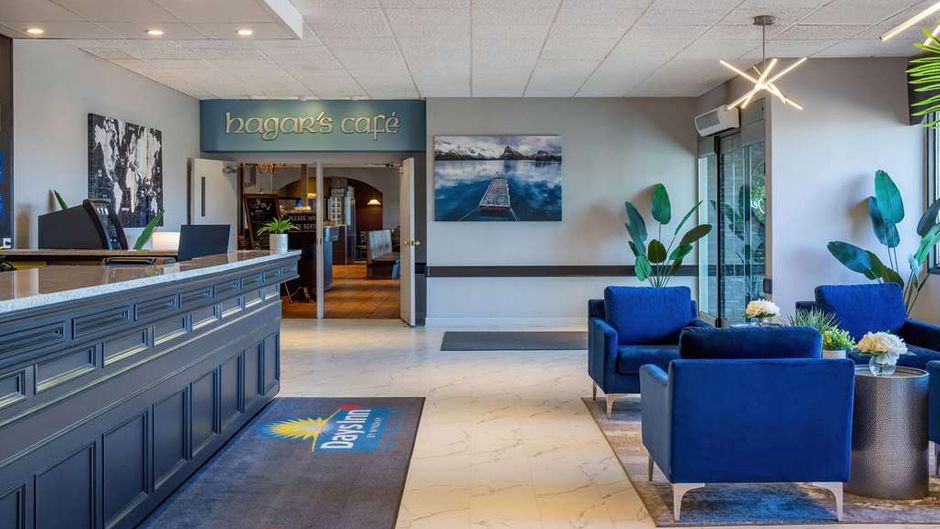 Days Inn & Conference Centre by Wyndham Lobby