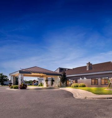 Heartland Inn & Suites
