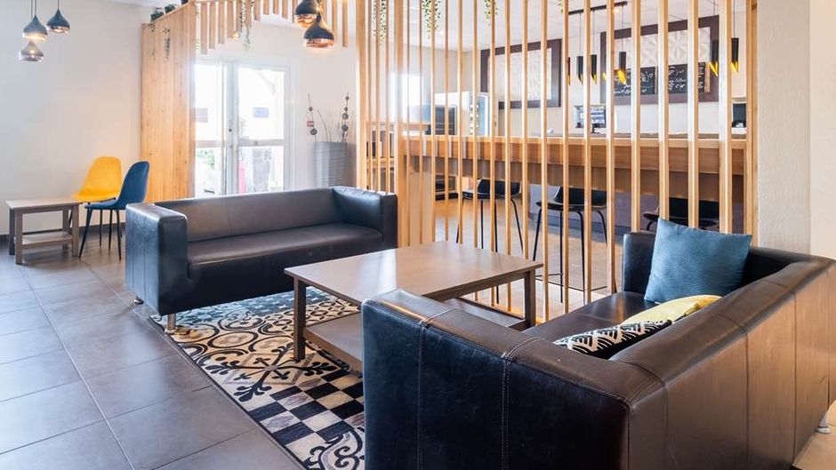 Hotel Kyriad Dijon Sud - Longvic Lobby