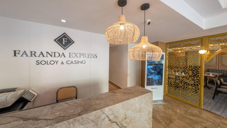 Hotel La Compania Lobby