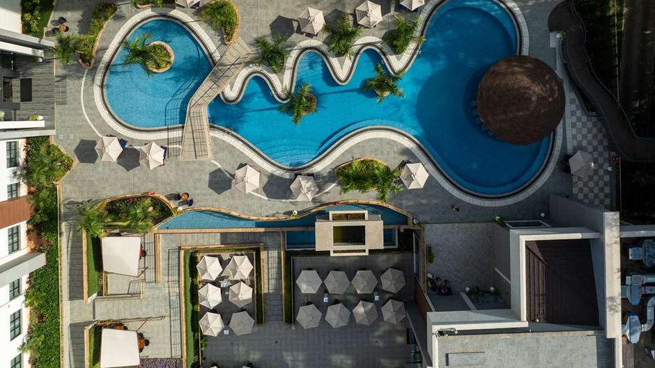 Glee Hotel Exterior