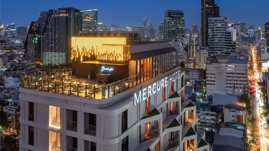 Mercure Bangkok Surawong Exterior