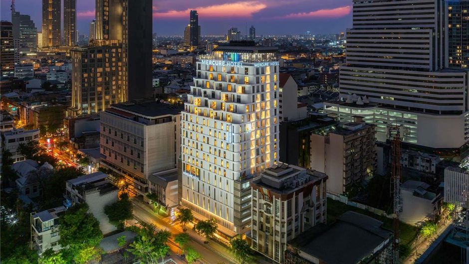 Mercure Bangkok Surawong Exterior