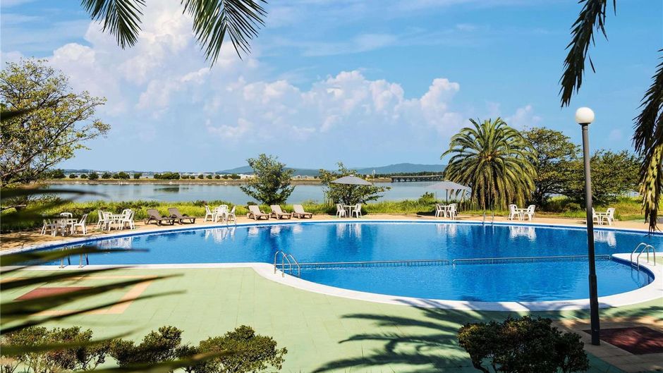 Grand Mercure Lake Hamana Resort & Spa Pool