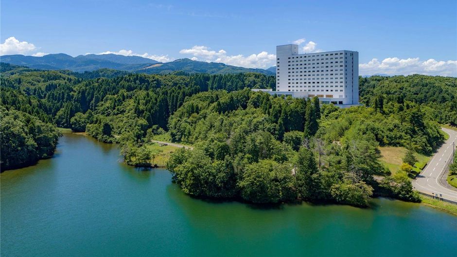 Mercure Toyama Tonami Resort & Spa Exterior