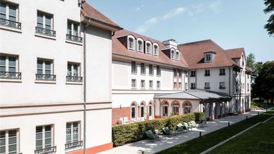 Mercure Maintenon