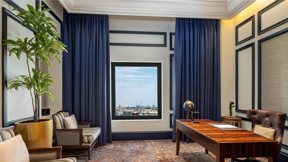 The Hotel Galleria, Curio Coll by Hilton Room