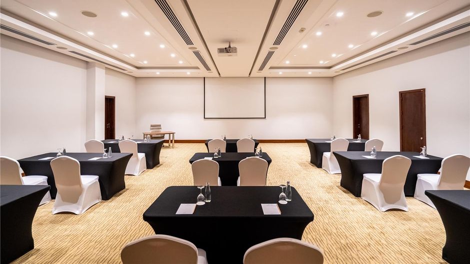 Radisson Hotel Muscat Panorama Meeting