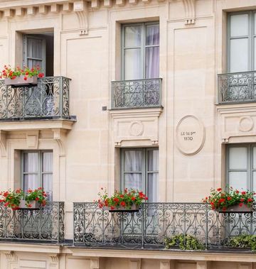 Aston Hotel