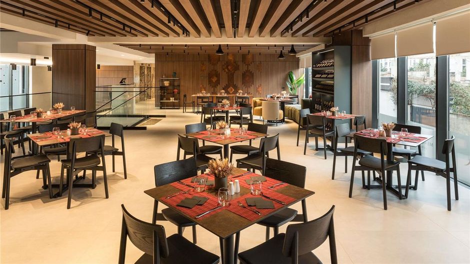 Mercure Tiran Restaurant