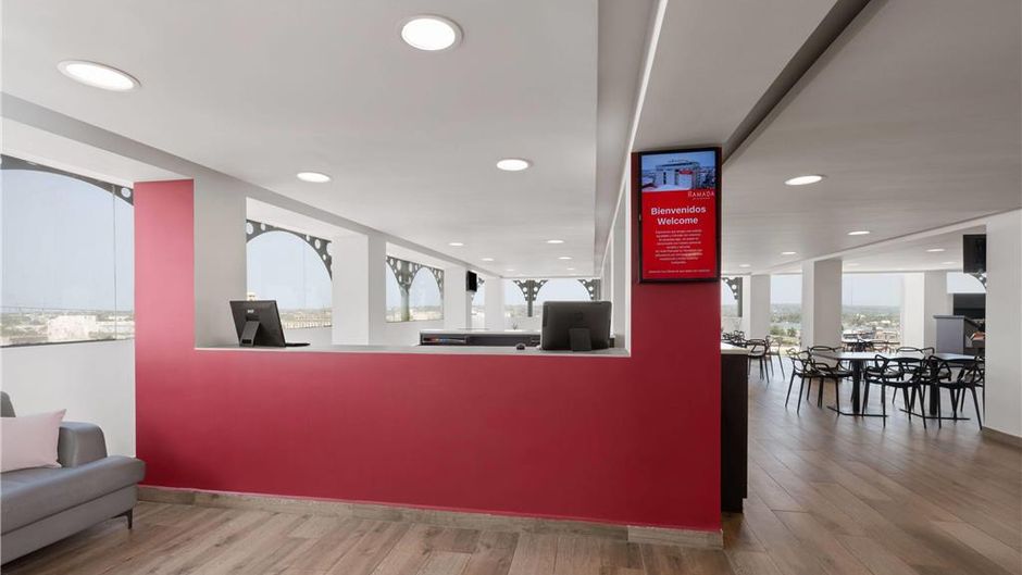 Ramada by Wyndham Tampico Cent Lobby