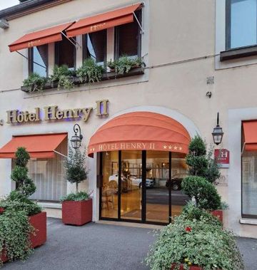 Henry II Hotel