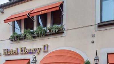 Henry II Hotel