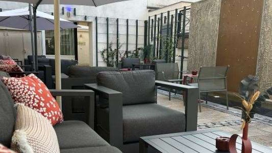 Henry II Hotel Exterior
