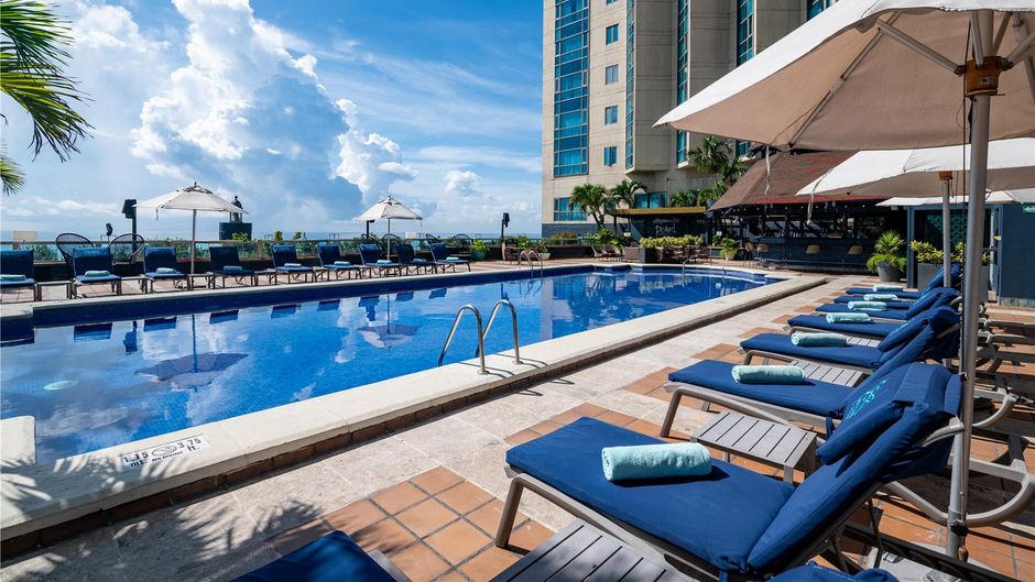 Catalonia Santo Domingo Pool