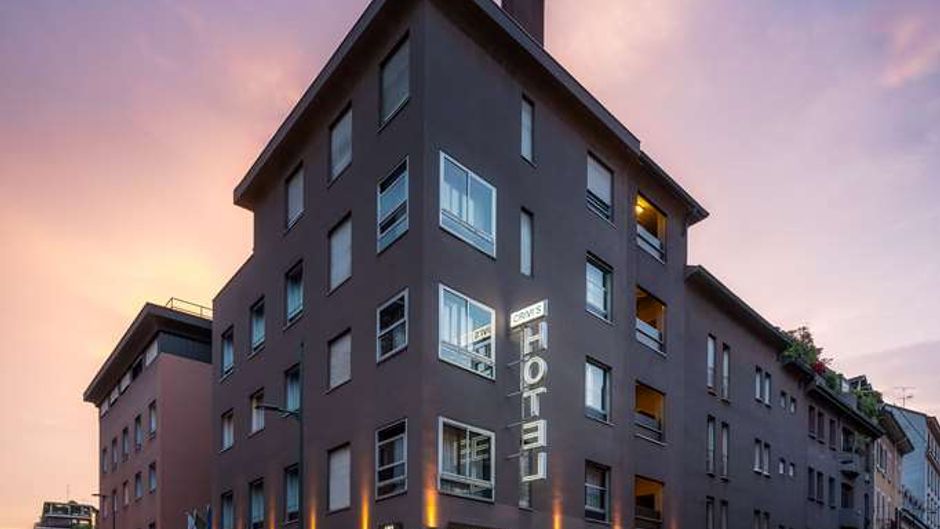 Crivis Hotel Exterior