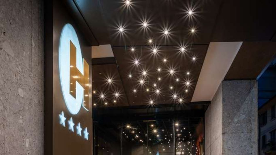 Crivis Hotel Exterior