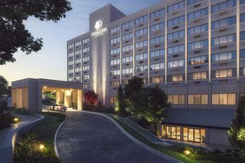 DoubleTree by Hilton Clarksville