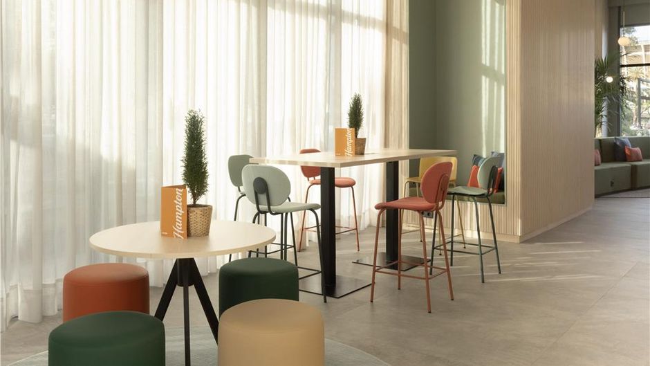 Hampton by Hilton Malaga Martiricos Lobby
