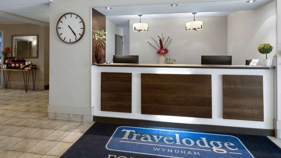 Travelodge by Wyndham Fort McMurray Lobby