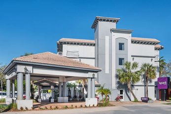 Spark by Hilton Historic District