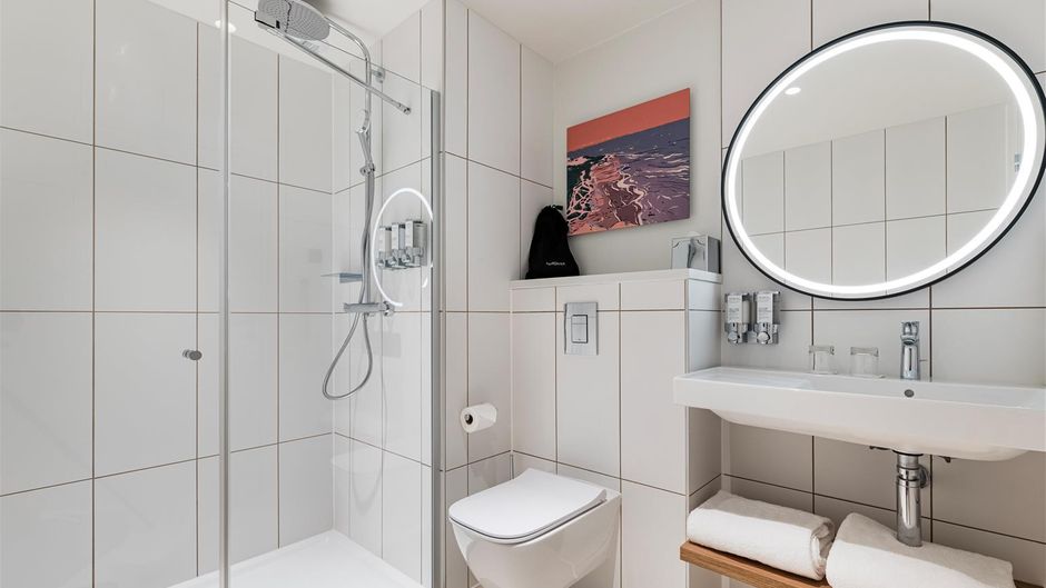 Hampton Merignac Room