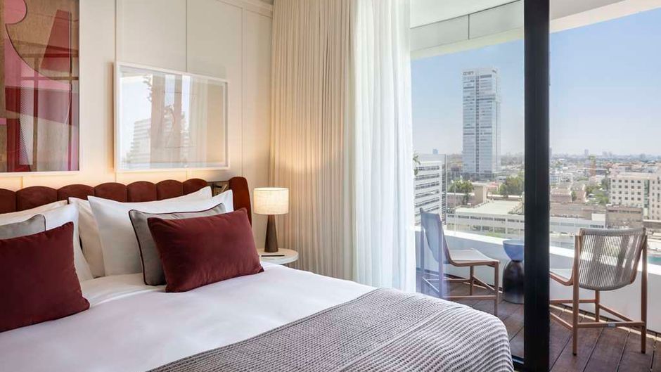 The George Hotel Room