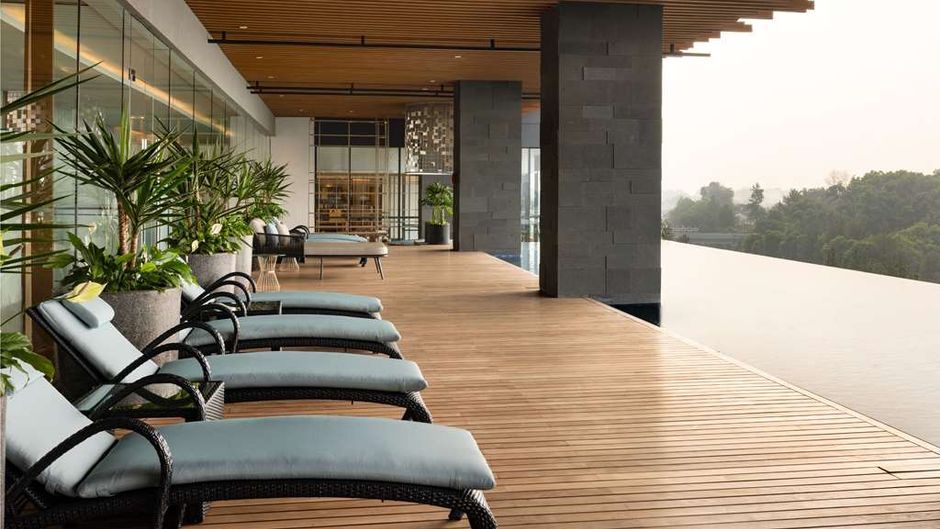 DoubleTree-Hilton Jakarta Bintaro Jaya Pool