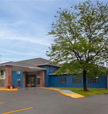 AmericInn by Wyndham Reedsburg