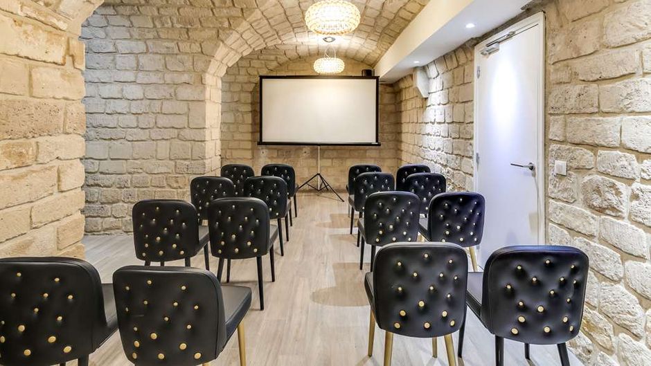 Hotel Les Bulles de Paris Meeting